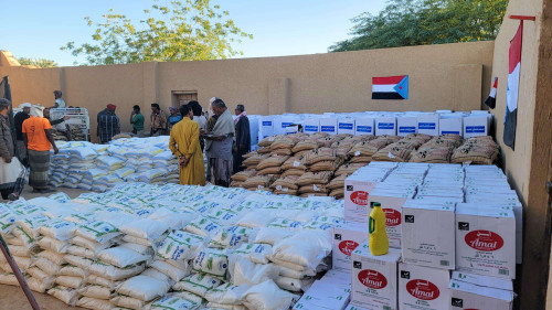 انتقالي القطن يواصل توزيع السلال الغذائية المقدمة من الرئيس الزُبيدي