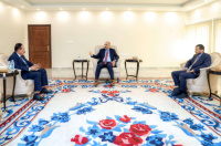 الرئيس الزُبيدي يشدد على أهمية الصيانة الدورية لشبكة الطرق