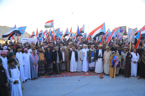 قبائل من المهرة ويافع وشبوة تنضم إلى ساحة الاعتصام الشعبي المفتوح بمدينة الغيضة