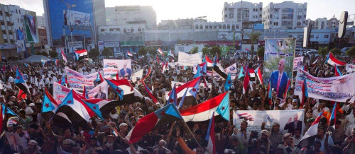 نقابات الصحفيين والعمال والتعاونيات السكنية الجنوبية تشارك في ساحة الاعتصام بعدن دعمًا لإعلان دولة الجنوب