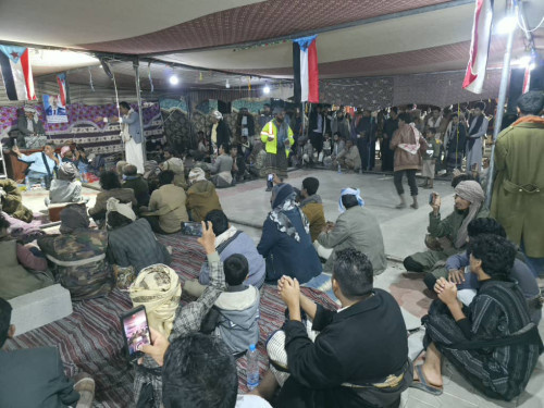 مخيم الاعتصام المفتوح بشبوة يشهد أمسية فنية غنائية بحضور جماهيري كبير