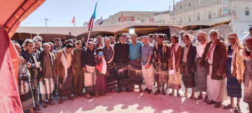 مخيم الاعتصام بشبوة يشهد توافد شعبي ورسمي كبير دعمًا لمطلب إعلان دولة الجنوب العربي