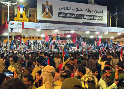 ساحة الاعتصام بالعاصمة عدن تحتضن أمسية فنية بمشاركة جماهيرية واسعة