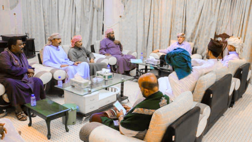 رئيس الجمعية الوطنية يستقبل وفدا من آل عبدات وآل كده بسيئون