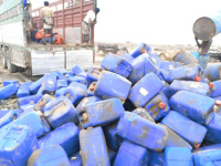 إتلاف ( 10 ) أطنان من المواد الكيميائية والزراعية منتهية الصلاحية في مديرية المنصورة بعدن