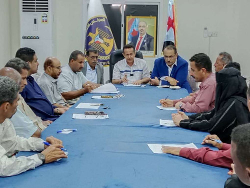 تنفيذية انتقالي لحج تجدد التفويض للرئيس الزُبيدي وترفض أي مسارات تنتقص من إرادة الجنوب