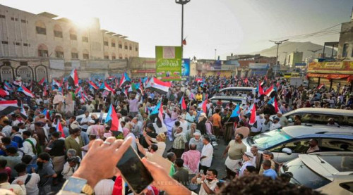 مسيرة جماهيرية في عدن تضامنا مع أبناء وادي حضرموت