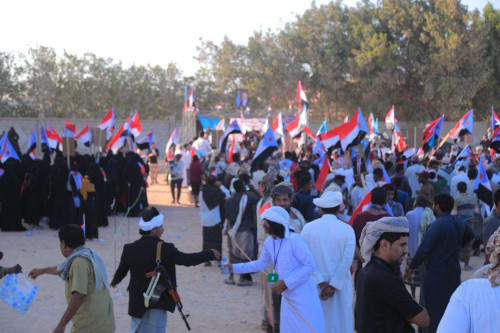 المهرة تشهد حشدا جماهيريا يجدد التفويض للمجلس الانتقالي الجنوبي(بيان)