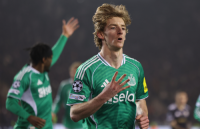 "سوبر هاتريك" جوردون يقرب نيوكاسل من دور الـ16 في دوري أبطال أوروبا