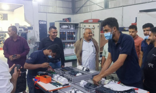 قيادة التعليم الفني بالعاصمة عدن تطّلع على تقنيات التصنيع وحلول الطاقة بمجموعة &ldquo;أبراج الضياء&rdquo;