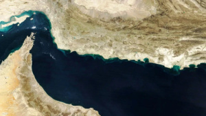 بلاغات عن إغلاق مضيق هرمز.. رسائل من الحرس الثوري للسفن