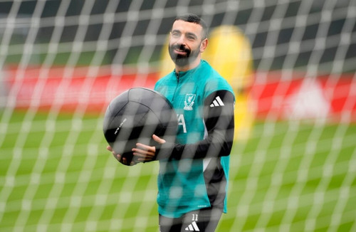 صلاح يحطم رقم “عدوه اللدود” في ليفربول