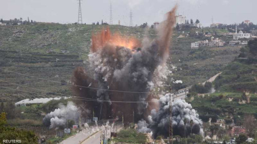 “مقدمة لغزو بري”.. إسرائيل تقصف جسرا حيويا في جنوب لبنان