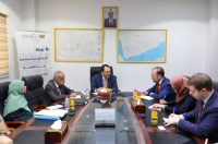 وزير الكهرباء يبحث مع مستشار المبعوث الأممي سبل تطوير البنية التحتية للطاقة