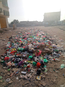 مدينة السلام في لحج تغرق في القمامة .. ومناشدات عاجلة للمحافظ الحالمي لإنقاذ الوضع