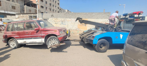 السلطة المحلية بالمعلا تدشن حملة واسعة لإزالة السيارات المتهالكة والراكدة