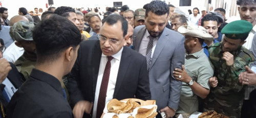 الوزير السقطري يدشن اليوم المهرجان الوطني الأول للعسل