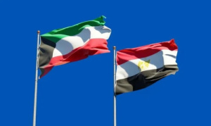 مصر والكويت تدينان الهجمات الإيرانية على الإمارات وتؤكدان تضامنهما الكامل